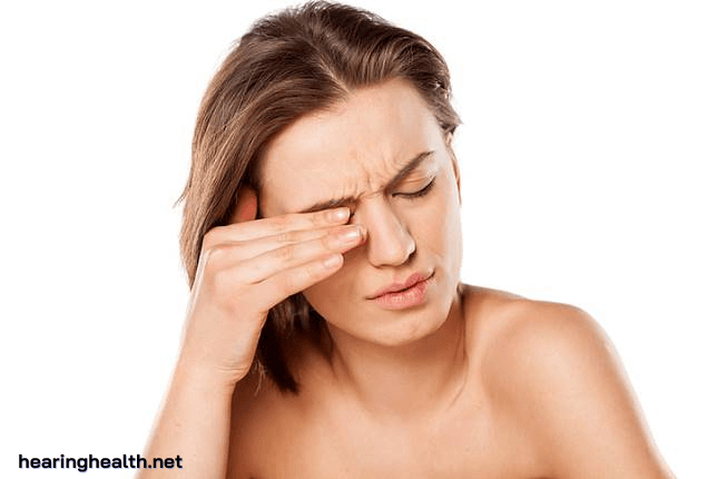 อาการปวดตา เกิดจากสาเหตุใดบ้าง อาการปวดตาที่เกิดขึ้นบนพื้นผิวอาจมีอาการคัน อาการปวดพื้นผิวมักเกิดจากการระคายเคืองจากวัตถุแปลกปลอม
