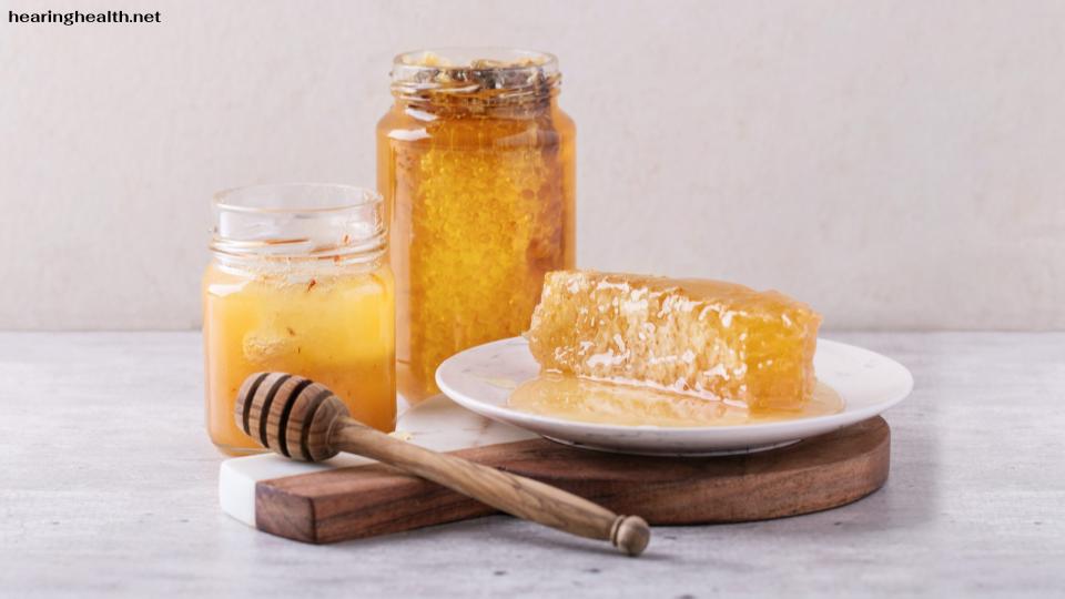 น้ำผึ้งดีต่อโรคเบาหวานหรือไม่? ในบทความนี้ เราจะแก้ไขปัญหานี้ เราจะหารือเกี่ยวกับบทบาทของสารให้ความหวานในการจัดการโรคเบาหวาน 