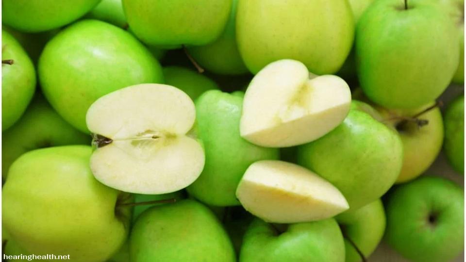 แอปเปิ้ลเขียวเป็นผลไม้ที่มีประโยชน์อย่างมากต่อสุขภาพ โดยเฉพาะอย่างยิ่งสำหรับผู้ป่วยเบาหวาน เนื่องจากแอปเปิ้ลเขียวมีดัชนีน้ำตาลต่ำ